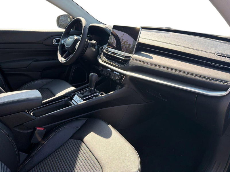 Jeep Compass nuova a Bari (9)