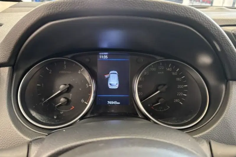 Nissan Qashqai usata a Latina (13)