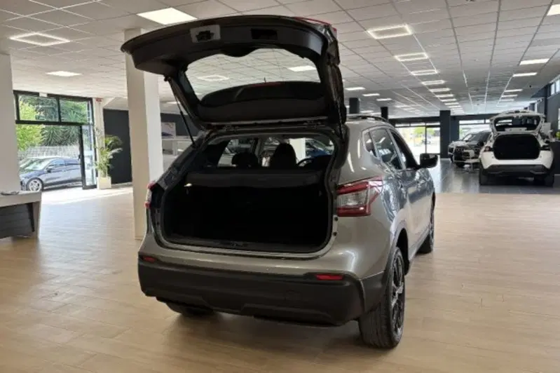 Nissan Qashqai usata a Latina (7)