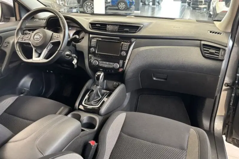 Nissan Qashqai usata a Latina (9)