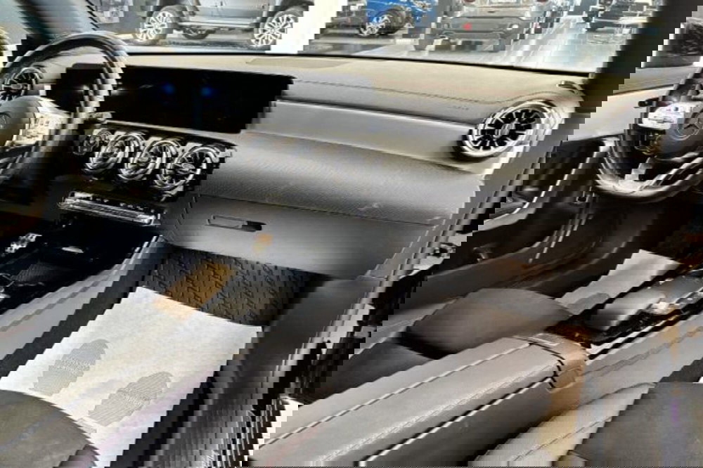 Mercedes-Benz CLA usata a Latina (9)