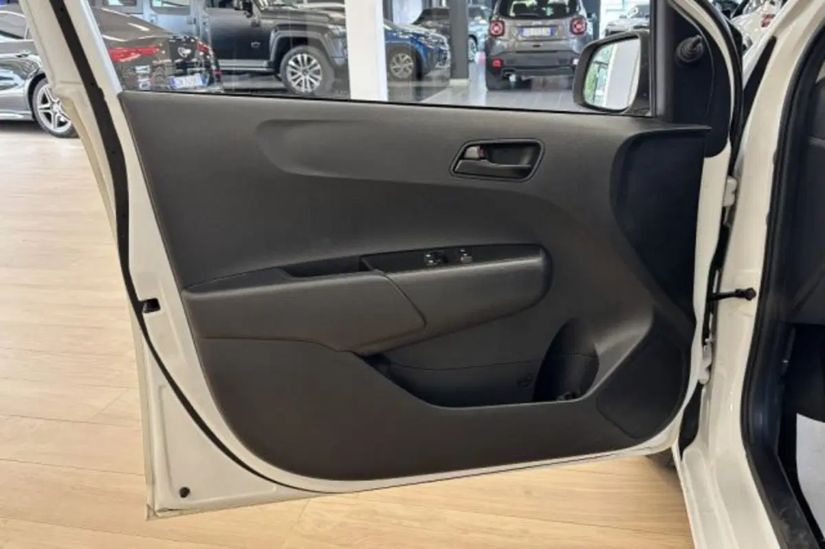 Kia Picanto usata a Latina (12)