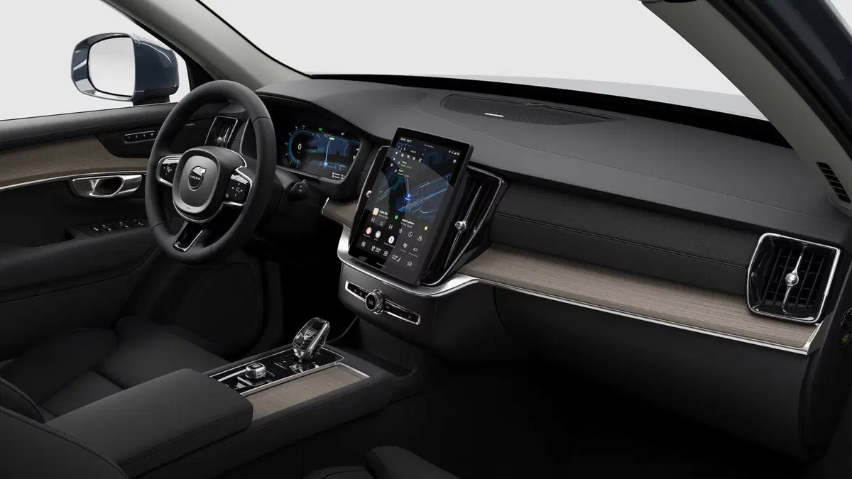 Volvo XC90 nuova a Como (6)