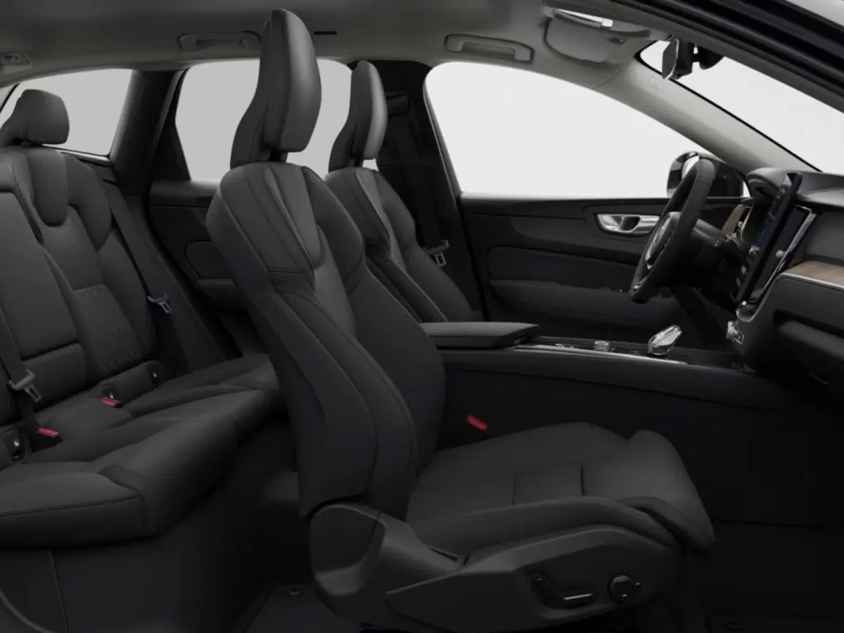 Volvo XC60 nuova a Como (7)