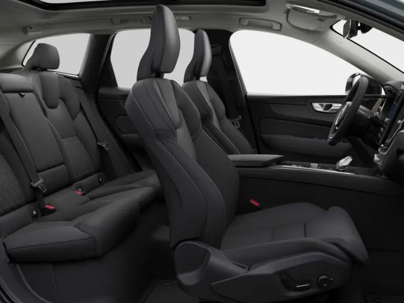 Volvo XC60 nuova a Como (7)