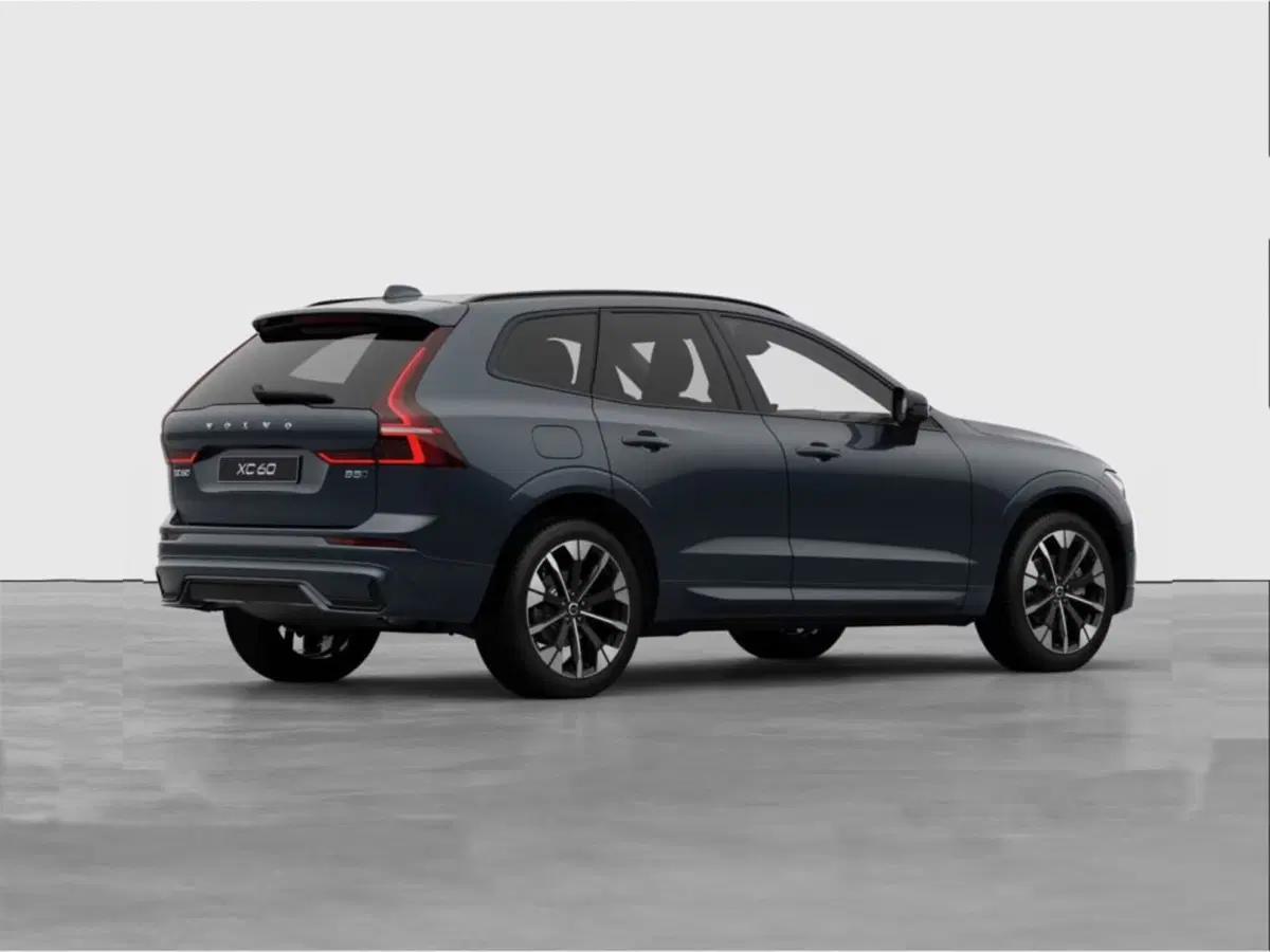 Volvo XC60 nuova a Como (5)