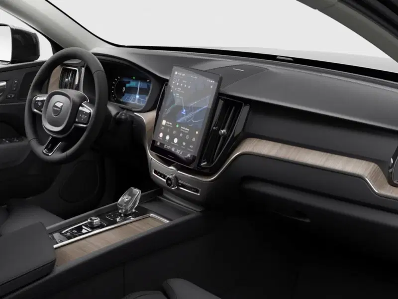 Volvo XC60 nuova a Como (6)