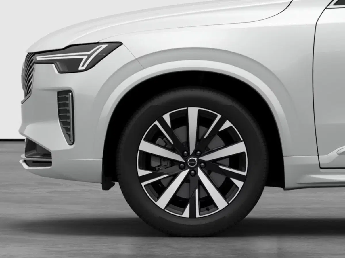 Volvo XC90 nuova a Como (4)