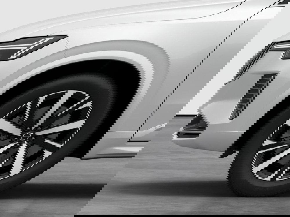 Volvo XC90 nuova a Como (4)