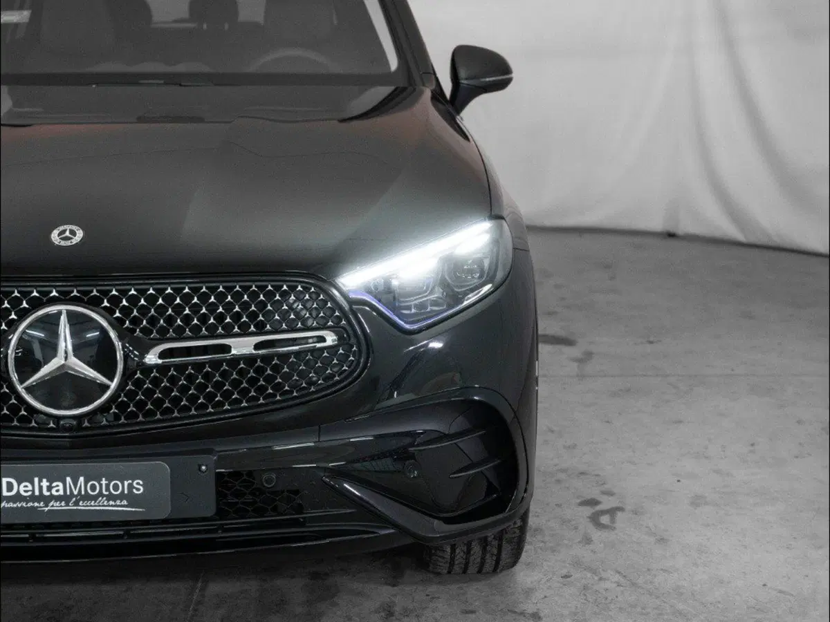 Mercedes-Benz GLC nuova a Macerata (6)