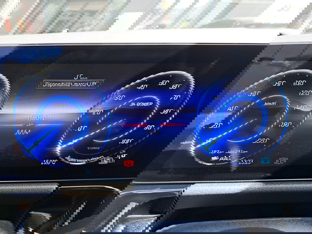 Mercedes-Benz EQA usata a Salerno (12)