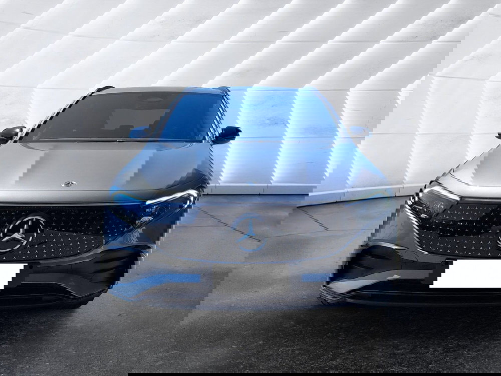 Mercedes-Benz EQA usata a Salerno (2)