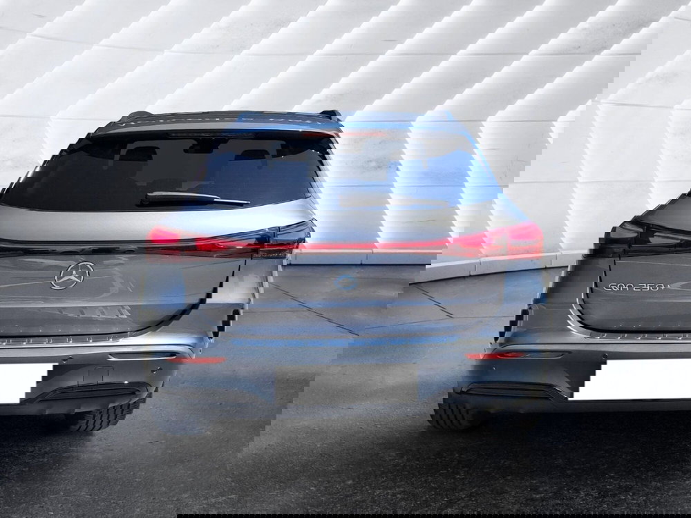 Mercedes-Benz EQA usata a Salerno (7)