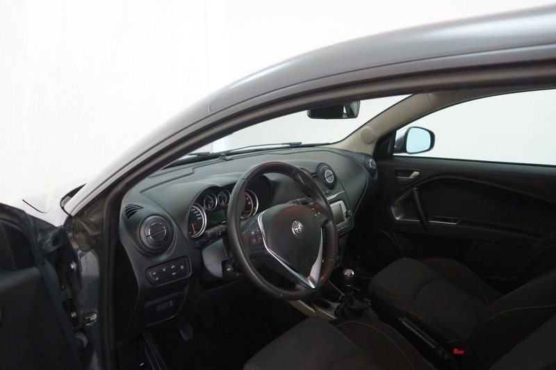Alfa Romeo MiTo usata a Torino (10)