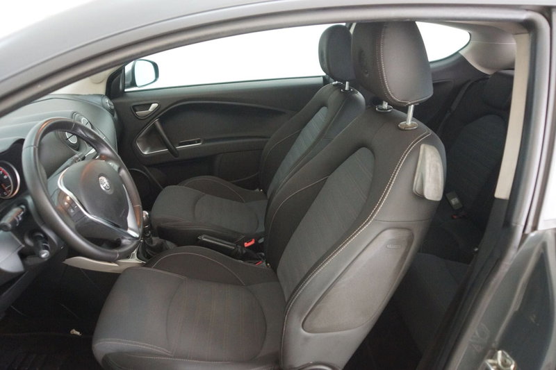 Alfa Romeo MiTo usata a Torino (9)