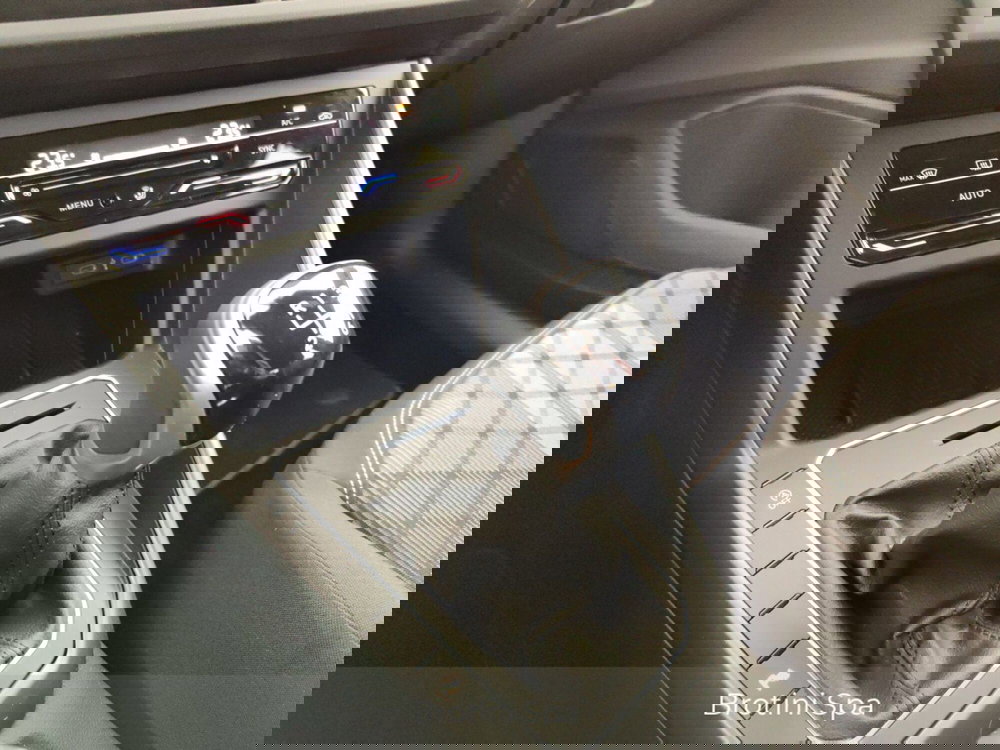 Volkswagen Taigo usata a Massa-Carrara (11)