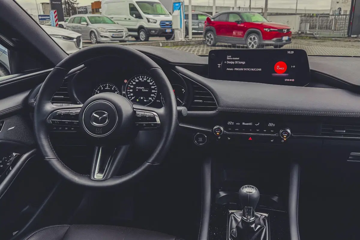 Mazda Mazda3 Hatchback usata a Vercelli (9)