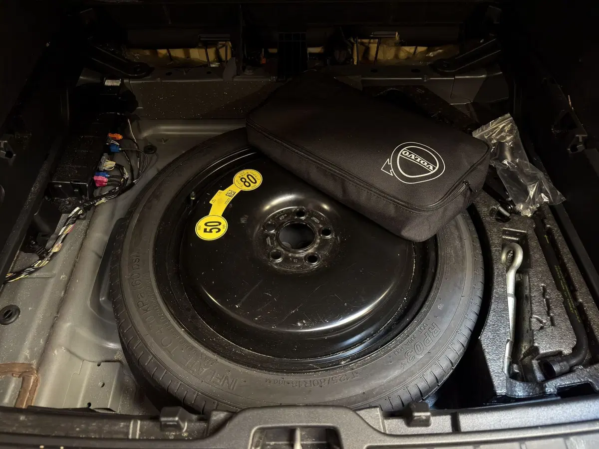 Volvo XC40 usata a Milano (11)