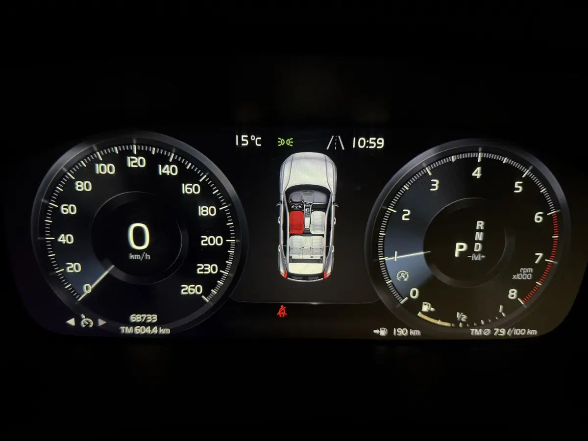 Volvo XC40 usata a Milano (12)