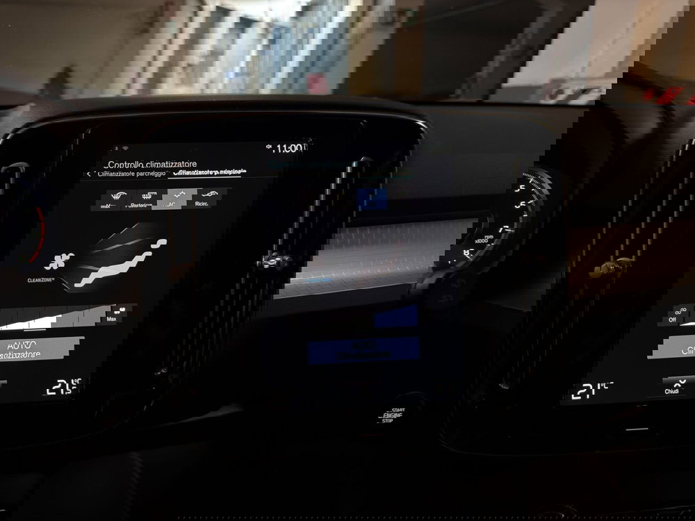 Volvo XC40 usata a Milano (14)