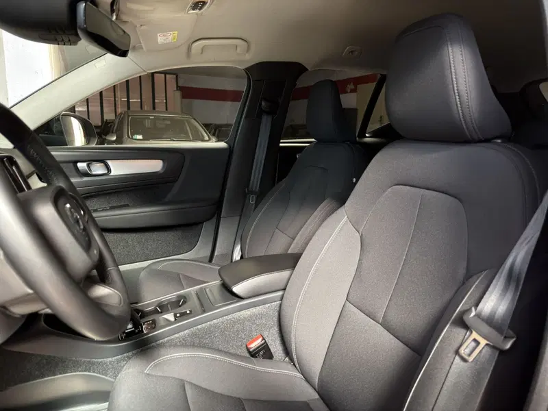 Volvo XC40 usata a Milano (18)