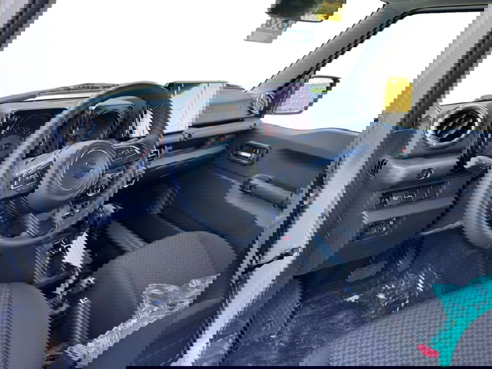 Suzuki Jimny nuova a Salerno (8)