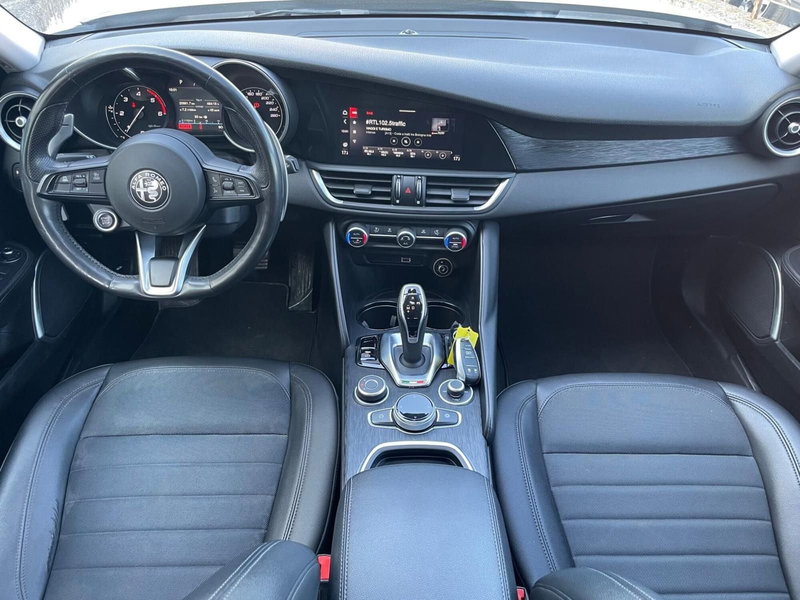 Alfa Romeo Giulia usata a Ancona (10)