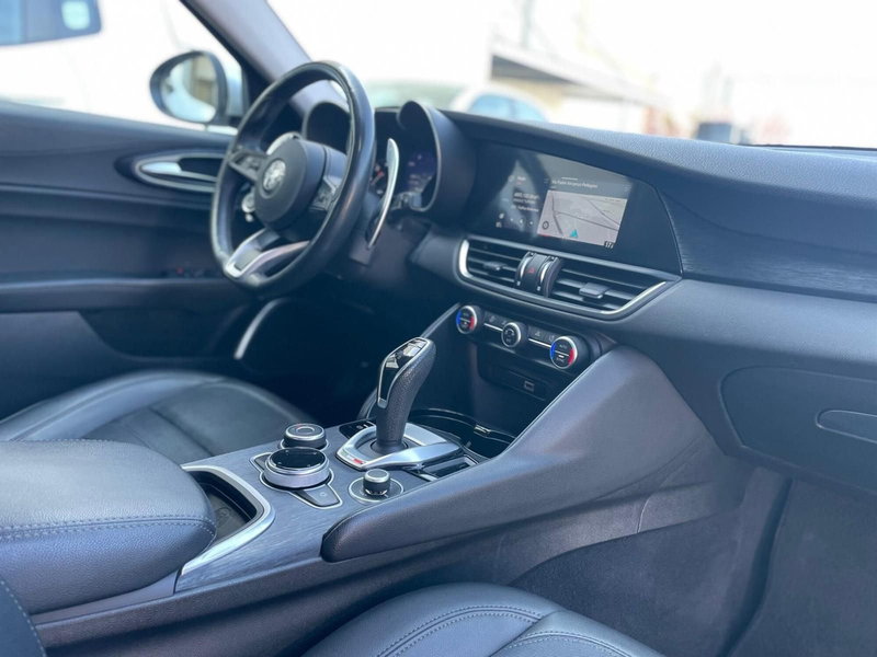 Alfa Romeo Giulia usata a Ancona (16)