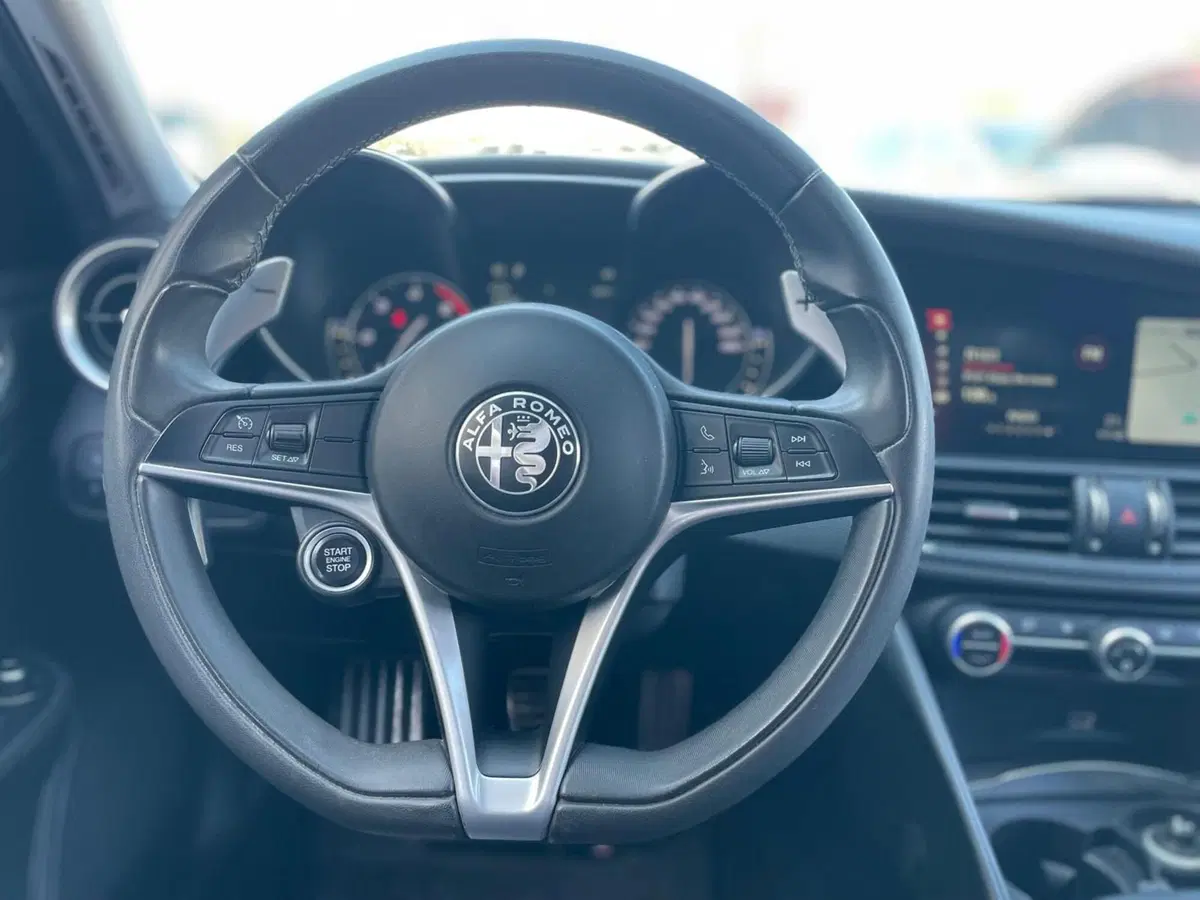 Alfa Romeo Giulia usata a Ancona (10)