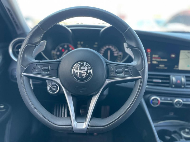 Alfa Romeo Giulia usata a Ancona (10)