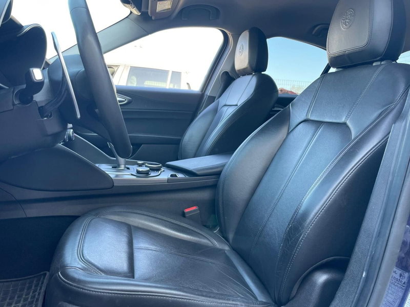 Alfa Romeo Giulia usata a Ancona (8)