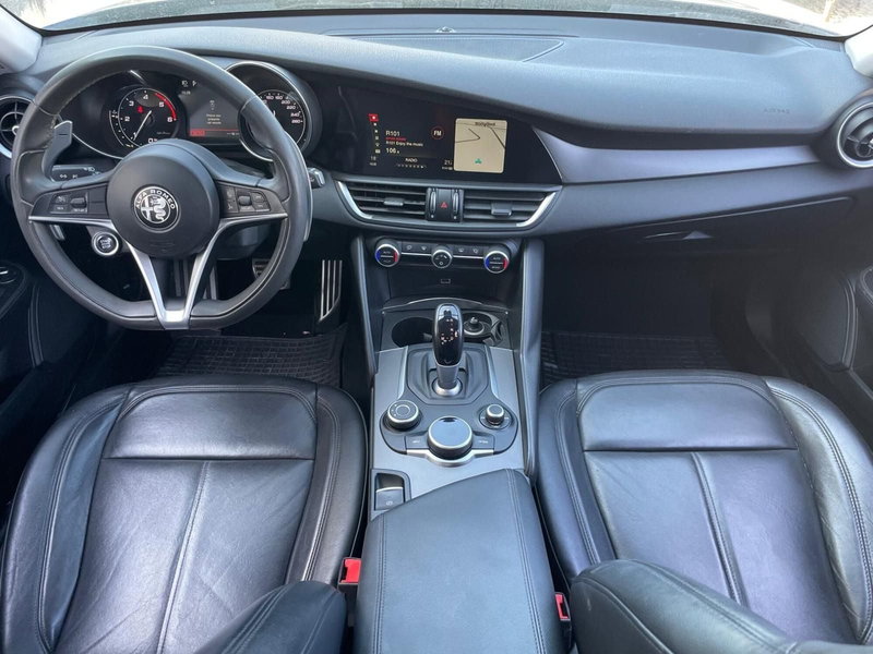 Alfa Romeo Giulia usata a Ancona (9)