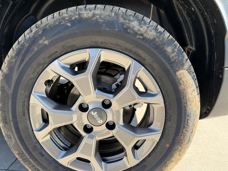 Jeep Avenger nuova a Frosinone (10)