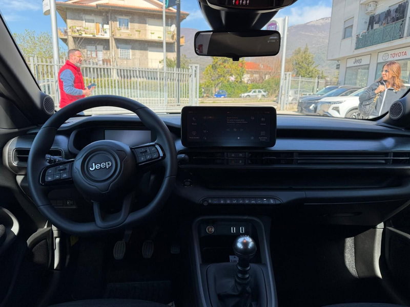 Jeep Avenger nuova a Frosinone (12)