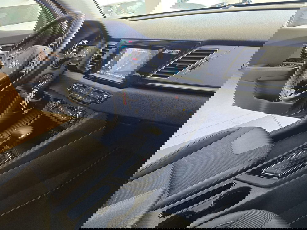 Kia Niro usata a Rimini (11)