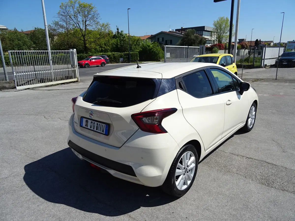 Nissan Micra usata a Lucca (4)