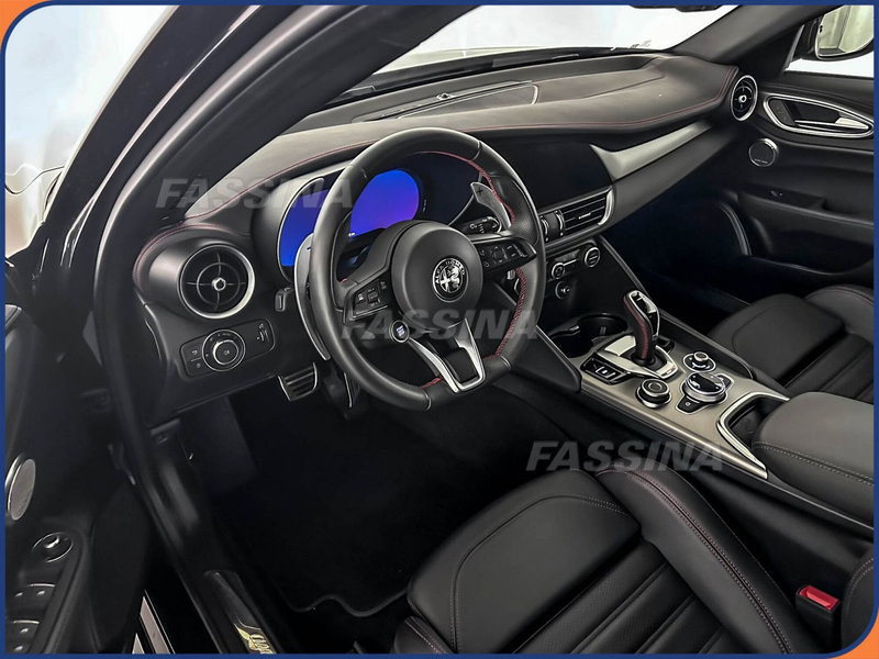 Alfa Romeo Giulia usata a Milano (9)