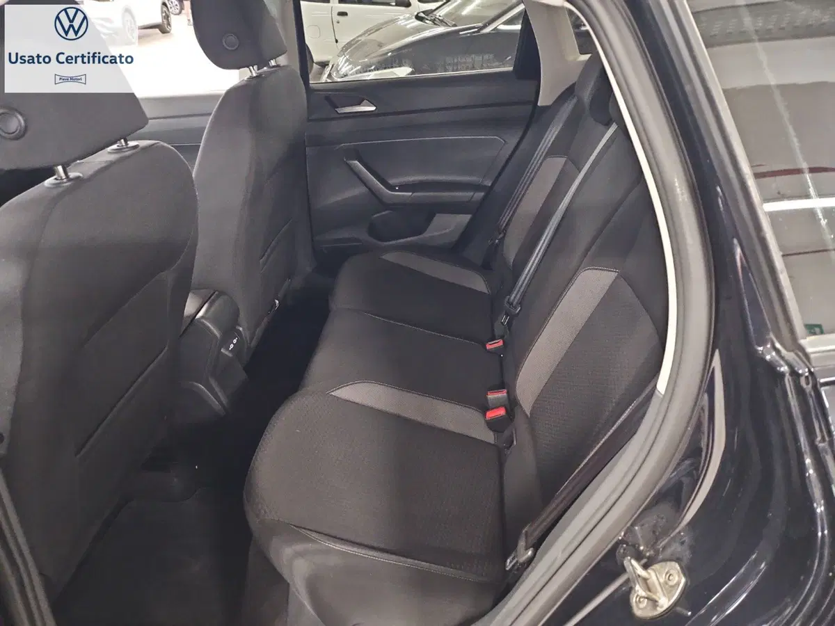 Volkswagen Taigo usata a Genova (11)