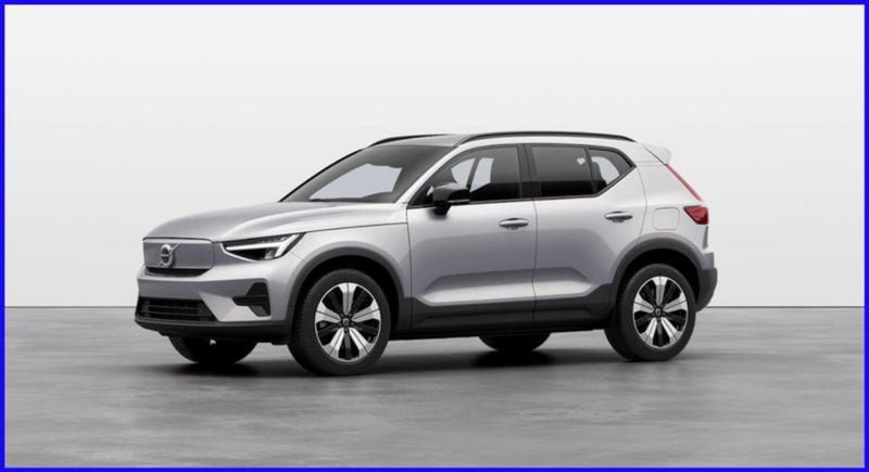 Volvo EX40 nuova a Milano