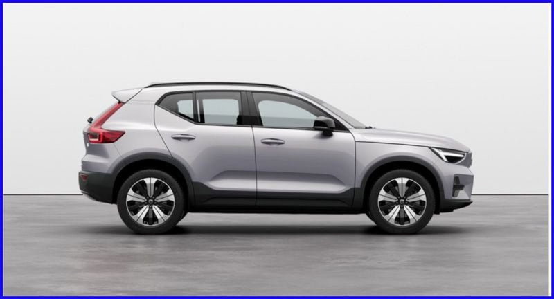 Volvo EX40 nuova a Milano (2)