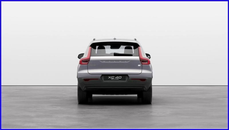 Volvo EX40 nuova a Milano (5)
