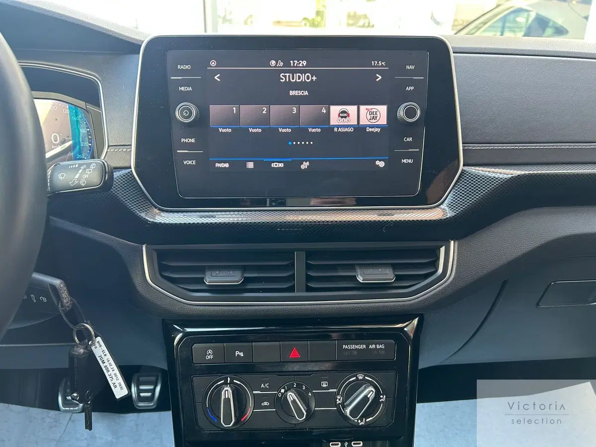 Volkswagen T-Cross usata a Brescia (11)