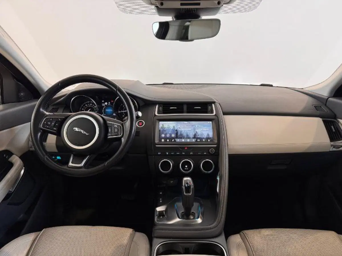 Jaguar E-Pace usata a Venezia (8)