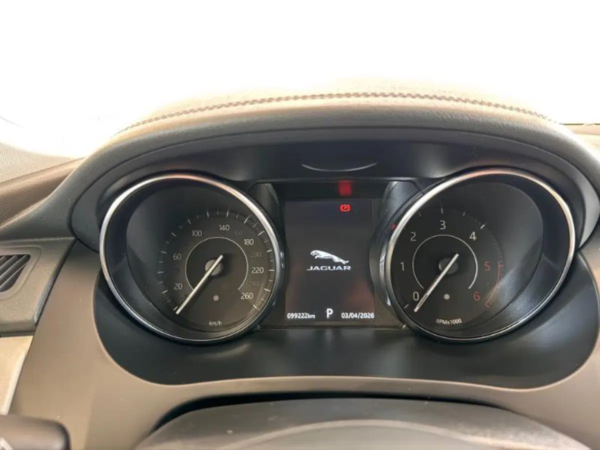 Jaguar E-Pace usata a Venezia (9)