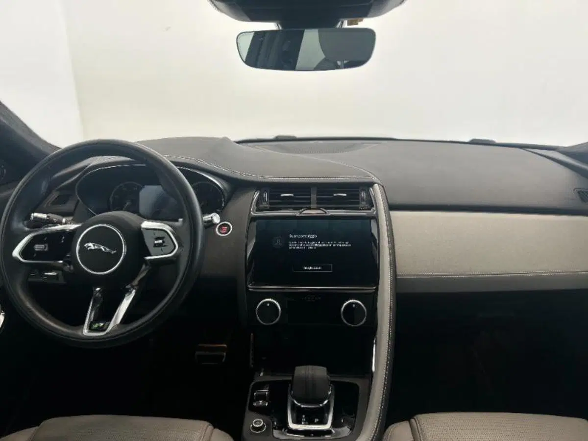 Jaguar E-Pace usata a Venezia (6)