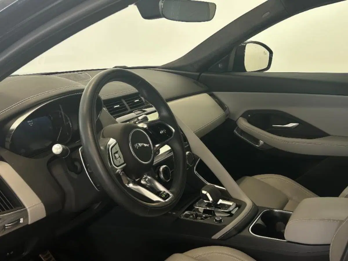 Jaguar E-Pace usata a Venezia (7)