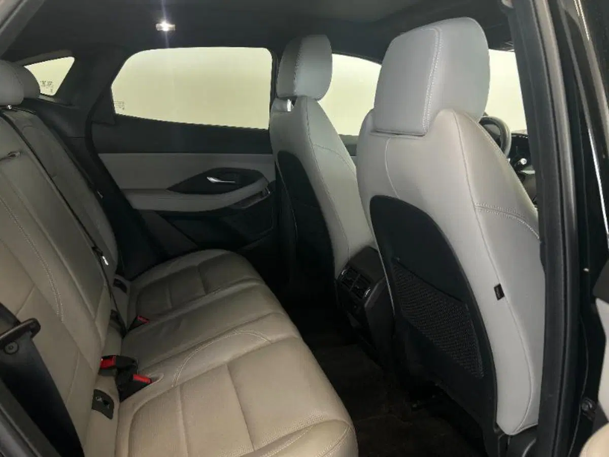 Jaguar E-Pace usata a Venezia (9)
