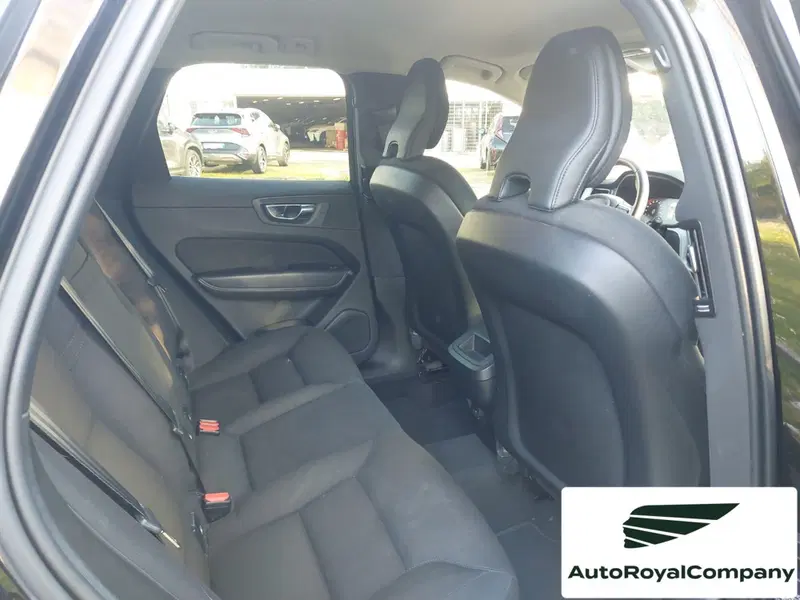 Volvo XC60 usata a Roma (9)