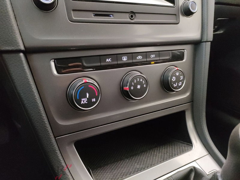 Volkswagen Golf Variant usata a Varese (15)