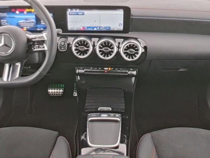 Mercedes-Benz CLA Shooting Brake usata a Milano (7)